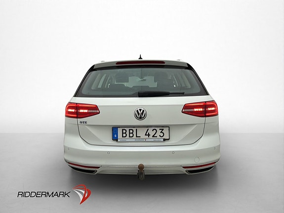 Volkswagen Passat 7 of 30
