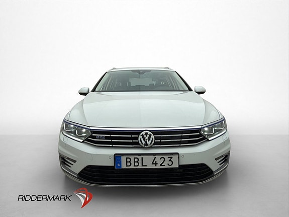 Volkswagen Passat 2 of 30