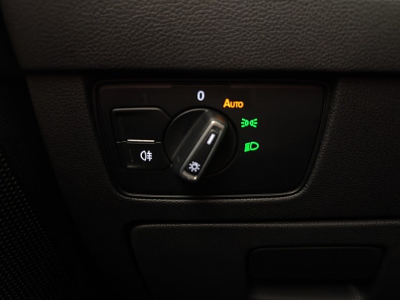 Volkswagen Passat 13 of 30