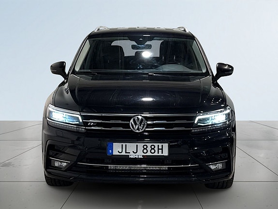 Volkswagen Tiguan Allspace 2 of 5