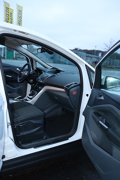 Ford C-Max 8 of 18