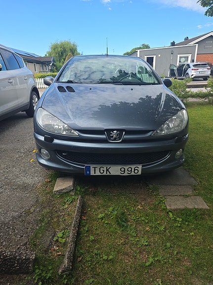 Peugeot 206 CC 2 of 4