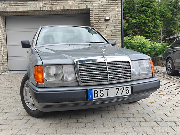 Mercedes-Benz 300 CE 5 of 5