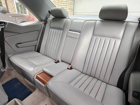 Mercedes-Benz 300 CE 4 of 5