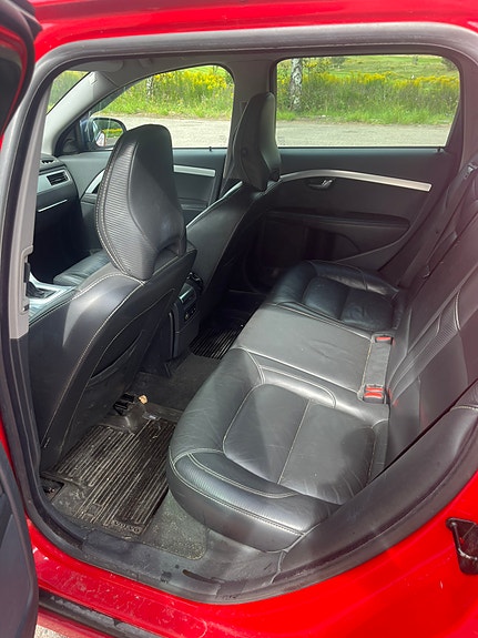 Volvo V70 8 of 8