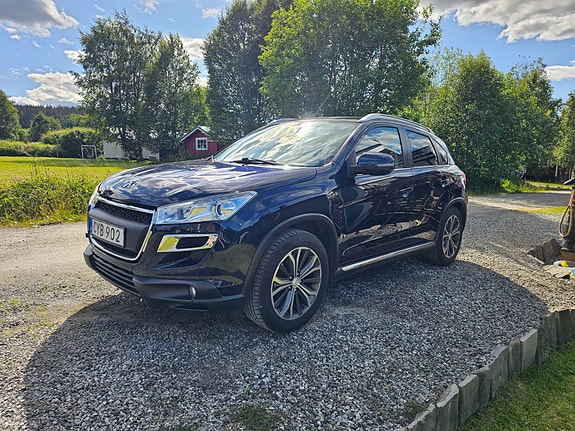 Peugeot 4008 2 of 5