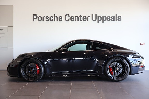 Porsche 911 Carrera GTS 2 of 5