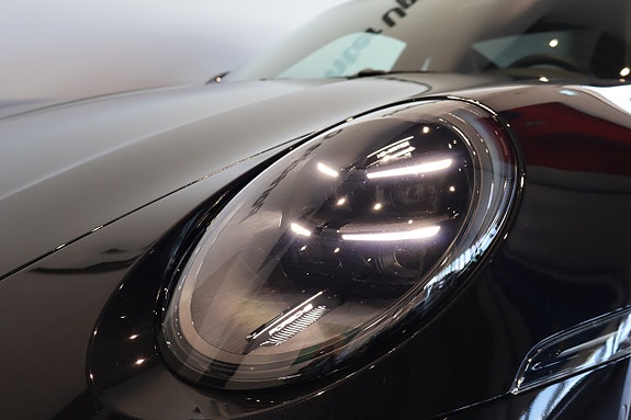 Porsche 911 Carrera GTS 5 of 5