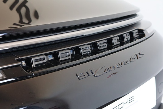 Porsche 911 Carrera GTS 6 of 12