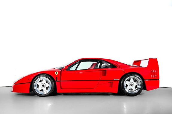 Ferrari F 40 2 of 5
