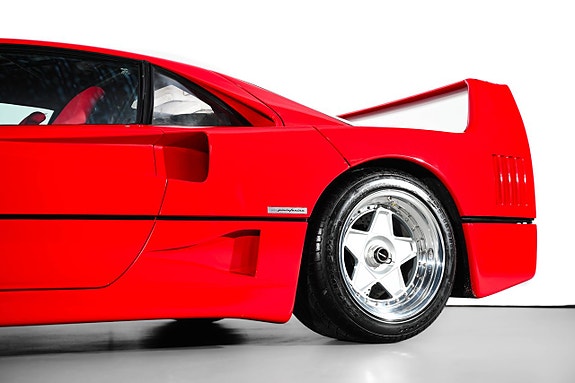 Ferrari F 40 10 of 26