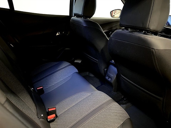 Peugeot 2008 13 of 17