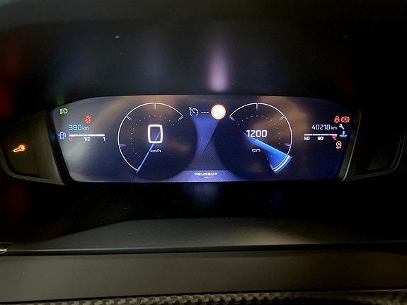 Peugeot 2008 8 of 17