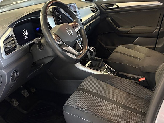 Volkswagen T-Roc 5 of 5