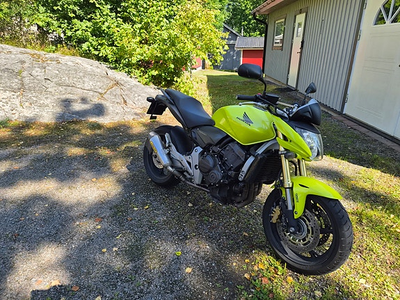 Honda CB600F Hornet 2 of 6