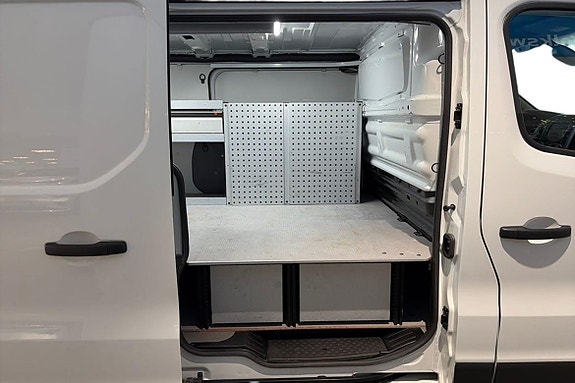Nissan NV300 22 of 24