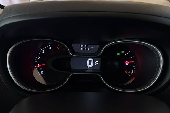 Nissan NV300 13 of 24