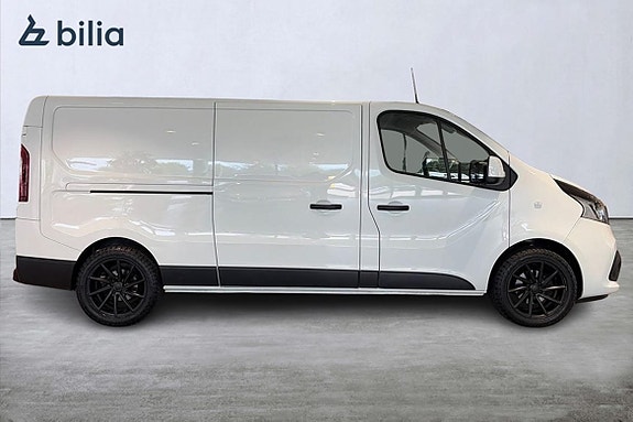 Nissan NV300 5 of 5
