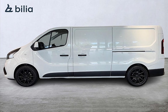 Nissan NV300 6 of 24
