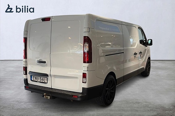 Nissan NV300 9 of 24