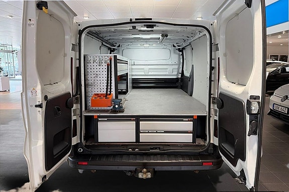 Nissan NV300 18 of 24