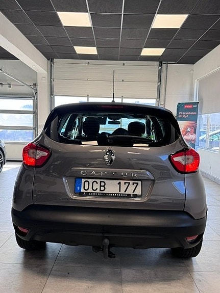 Renault Captur 3 of 5