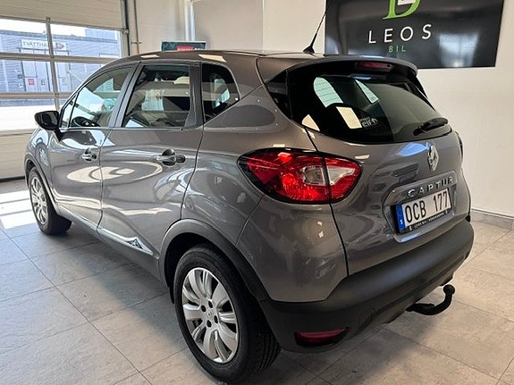 Renault Captur 2 of 5