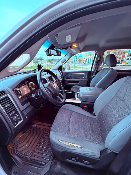 Dodge RAM 1500 12 of 24