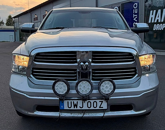 Dodge RAM 1500 3 of 24