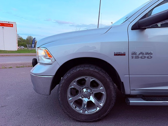 Dodge RAM 1500 4 of 24