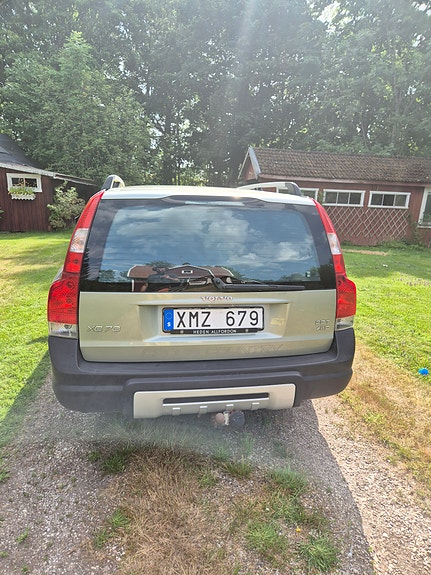 Volvo XC70 3 of 5