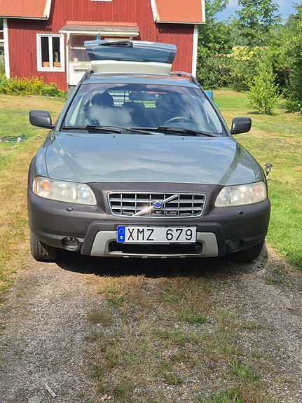 Volvo XC70 2 of 5