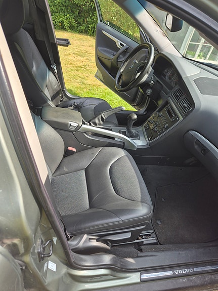 Volvo XC70 4 of 5