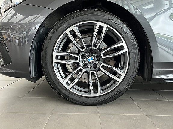 BMW 520 4 of 5