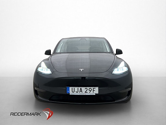 Tesla Model Y 3 of 5