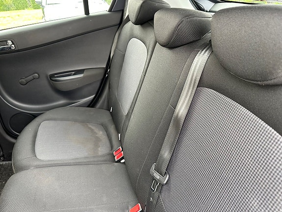 Hyundai i20 10 of 13