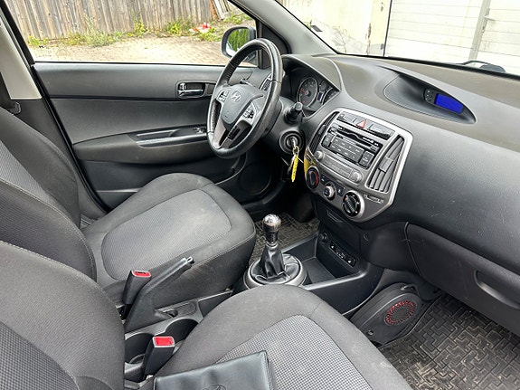 Hyundai i20 7 of 13