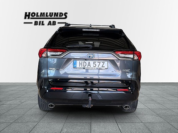 Toyota RAV4 4 of 5