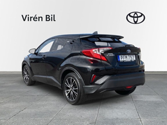 Toyota C-HR 2 of 5