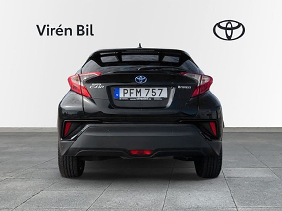 Toyota C-HR 4 of 5