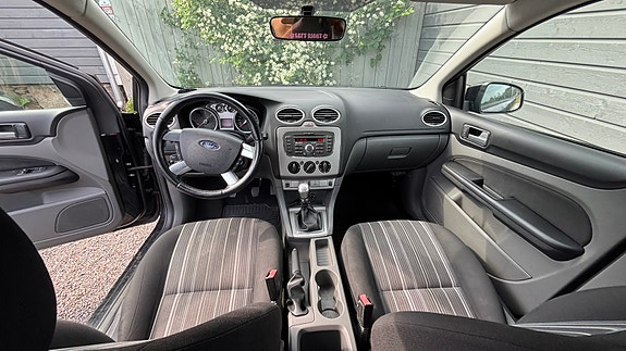 Ford Focus 2 of 5