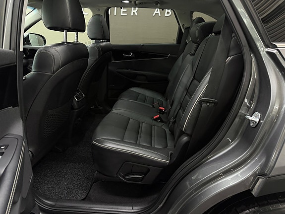 Kia Sorento 21 of 29
