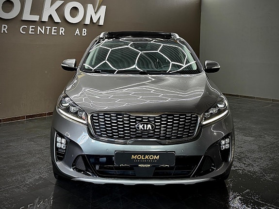 Kia Sorento 2 of 29