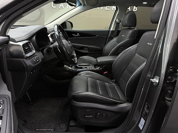 Kia Sorento 8 of 29