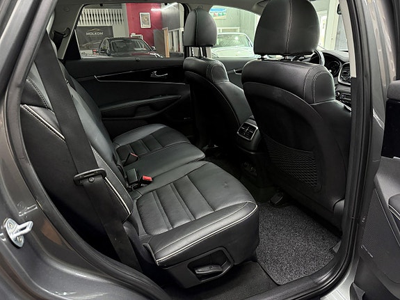 Kia Sorento 26 of 29