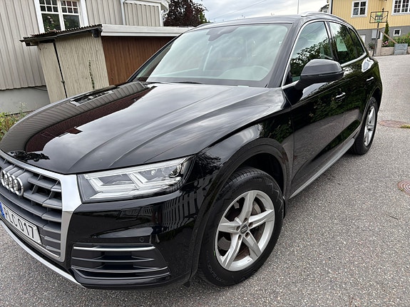 Audi Q5 2 of 5