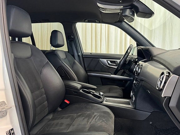 Mercedes-Benz GLK220 10 of 30