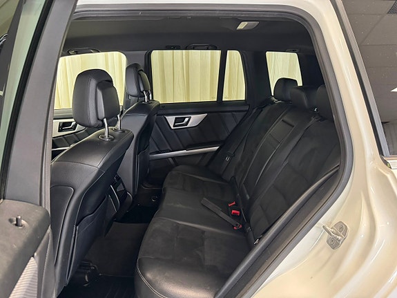 Mercedes-Benz GLK220 26 of 30