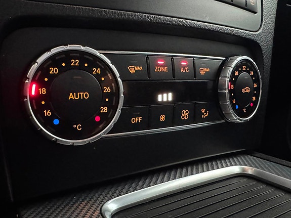Mercedes-Benz GLK220 20 of 30
