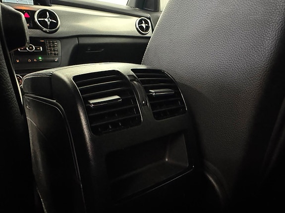 Mercedes-Benz GLK220 27 of 30